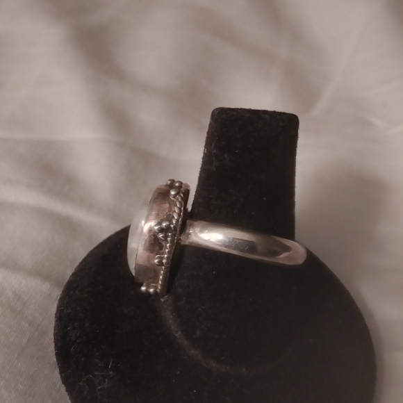 Ring - Picture 2 of 4